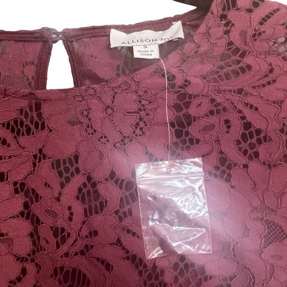 Women's NWT Evereve Allison Joy Burgundy Aviva Volume Sleeve‎ Lace Top - Picture 7 of 7